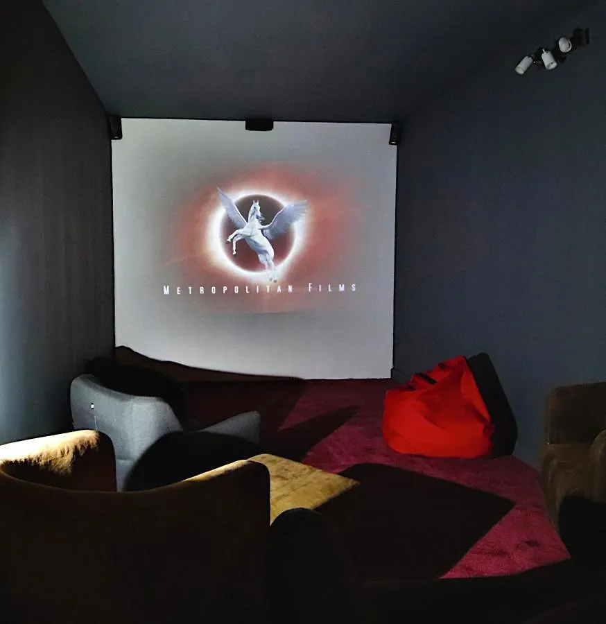 Chalet With Ski Slope Views, Jacuzzi & Cinema Room Vars  Vars (Hautes-Alpes)